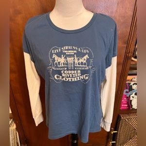 Levi’s Red Tab cotton embellished long-sleeved tshirt. Super cute & soft. XL.